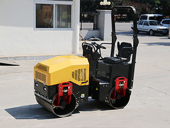 小型壓路機(jī)哪家好？速來(lái)圍觀