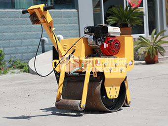 為什么別人家小型壓路機(jī)長壽？秘訣在這里！