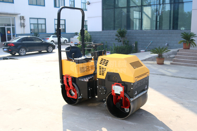 不容錯(cuò)過(guò)的技術(shù)干貨——小型壓路機(jī)平安?？考记? title=